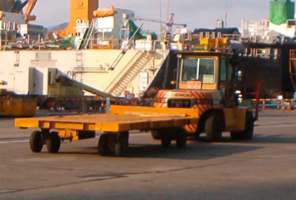 towing trailers in dubai